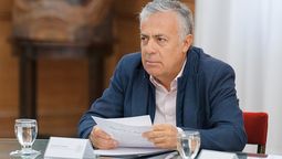 Alfredo Cornejo llegó con su propuesta de empleo joven al Consejo de Mayo pero Javier Milei no la incluyó en la reforma laboral. Alfredo Cornejo llegó con su propuesta de empleo joven al Consejo de Mayo pero Javier Milei no la incluyó en la reforma laboral.