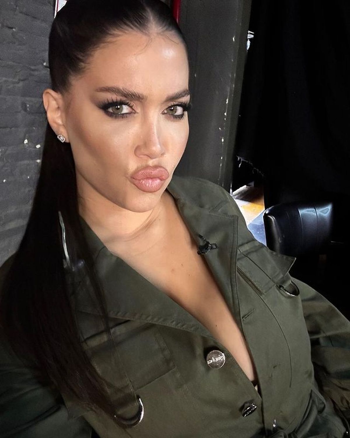 En mameluco desprendido, Wanda Nara beboteó y es un montón.