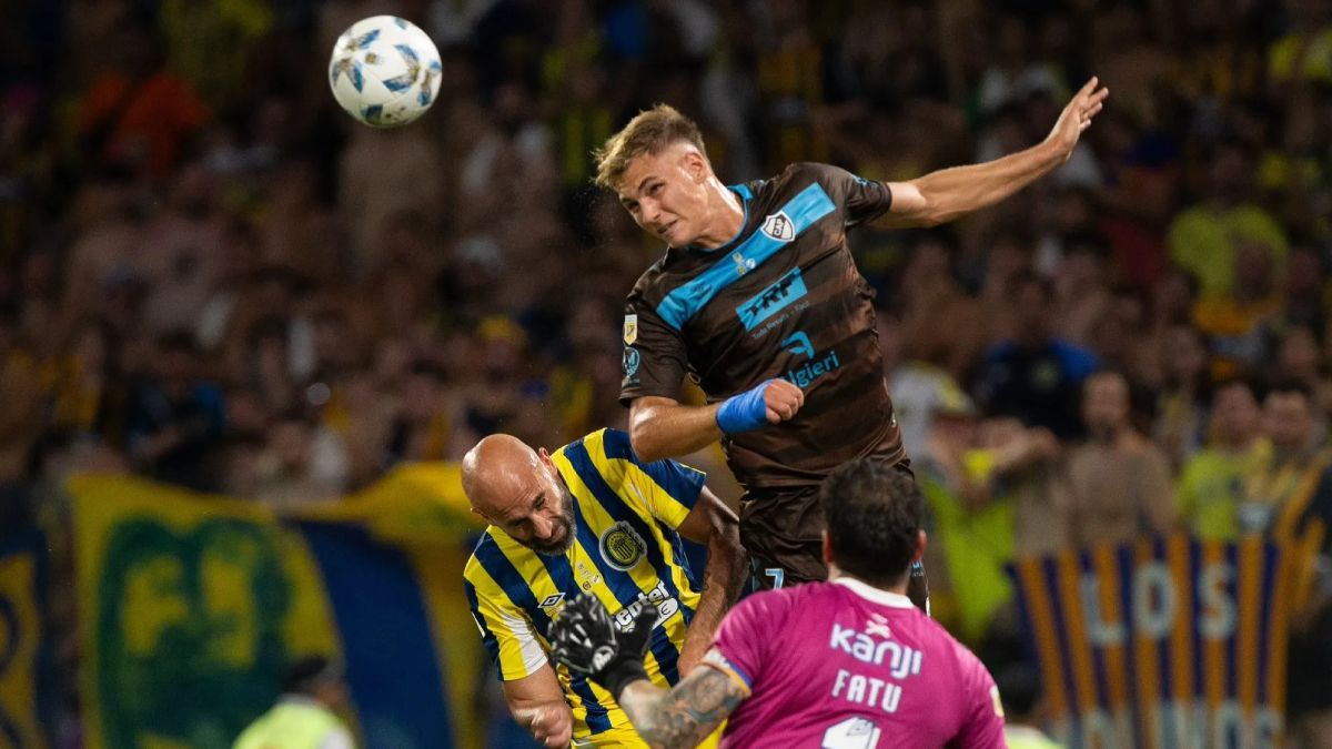 Mateo Pellegrino. El delantero de Platense se lesionó apenas iniciado el complemento de la final de la Copa de la Liga 2023. Mateo Pellegrino. El delantero de Platense se lesionó apenas iniciado el complemento de la final de la Copa de la Liga 2023.
