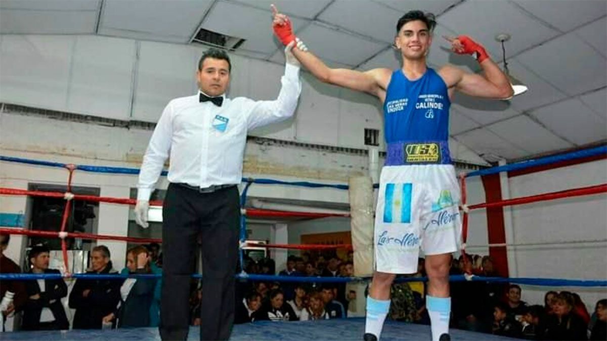 Ariel Camargo era una firme promesa del boxeo mendocino, al que representó en torneos nacionales y llegó a estar en el preseleccionado argentino para los Juegos de la Juventud de Buenos Aires 2018. Murió atropellado por un auto en España, y su familia pide que las autoridades de la península hagan justicia.