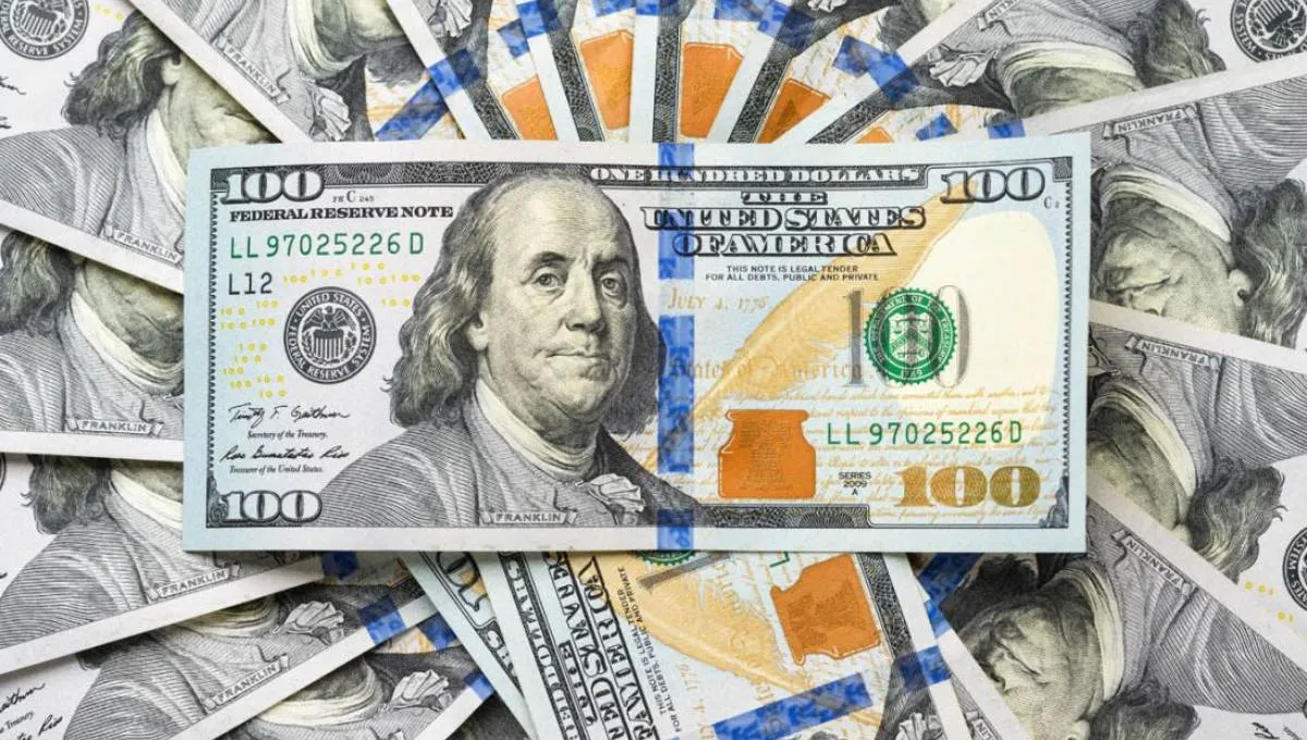 El dólar blue cerró este lunes en Mendoza a $993 para la venta.