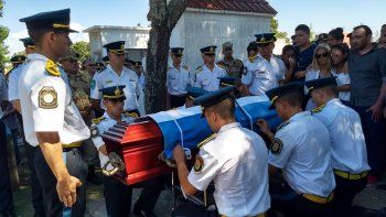 Emotiva despedida al policía asesinado por cazadores furtivos en Santa Elena