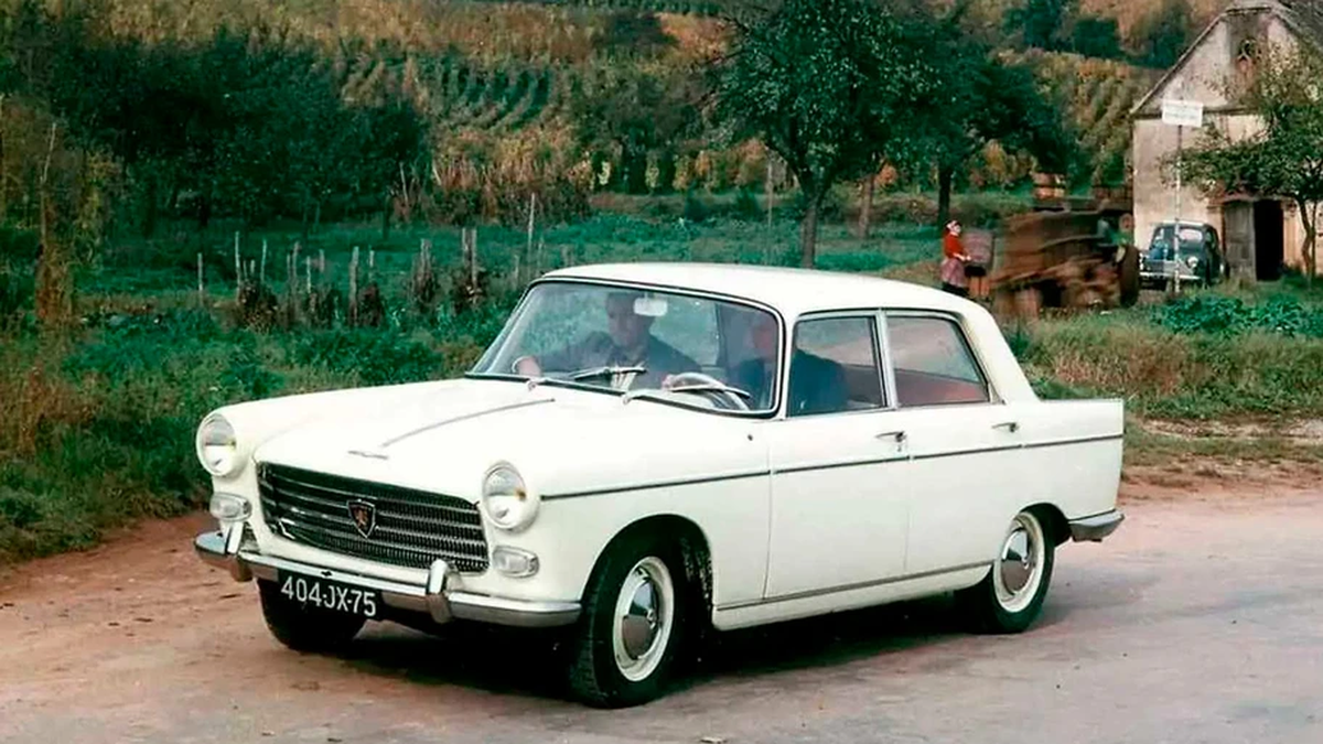 El Peugeot 404 supo ser un auto muy famoso. El Peugeot 404 supo ser un auto muy famoso.