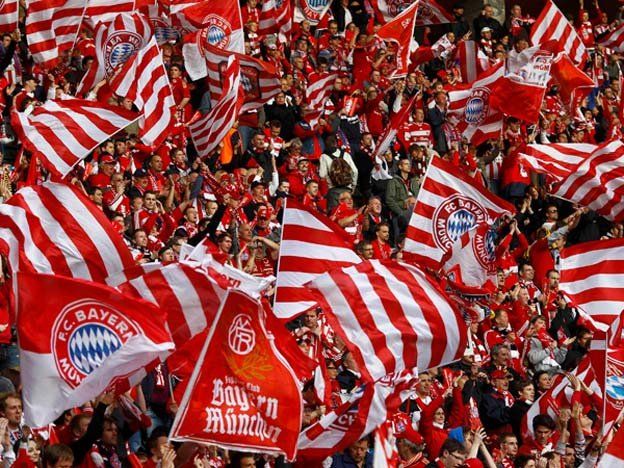 Sancionaron al Bayern Munich por el comportamiento homófobo de sus hinchas en la Champions
