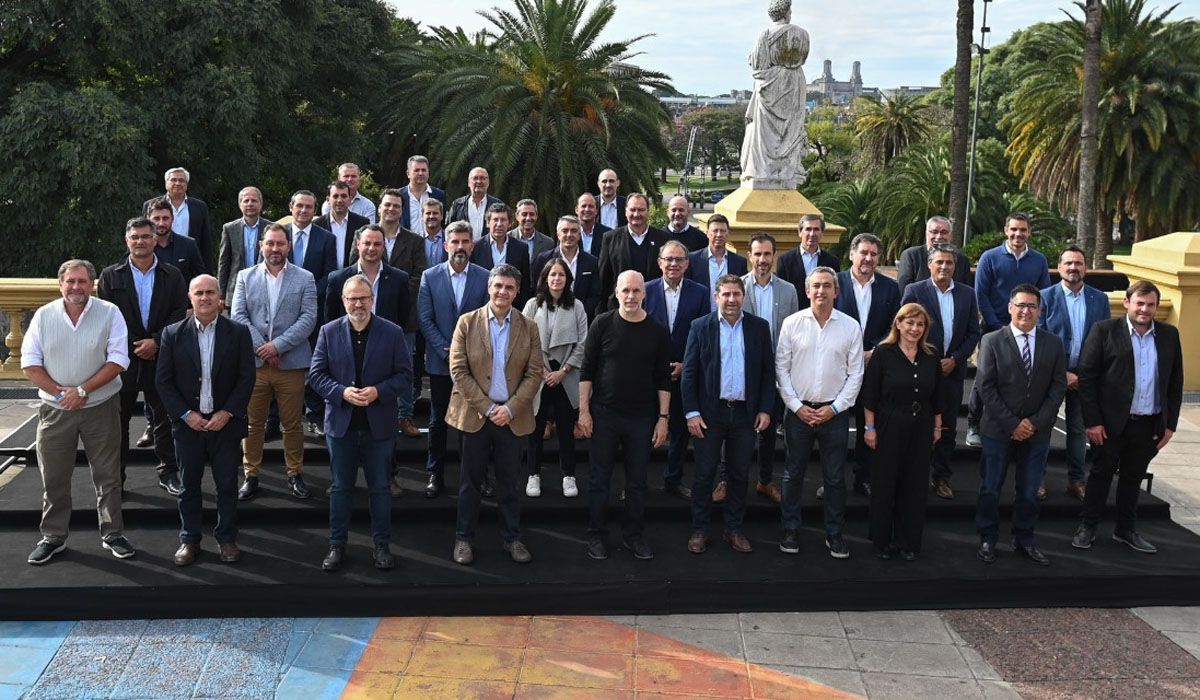 A fines de abril, Ulpiano Suarez participó junto a otros intendentes del país en un encuentro de preparación para la Cumbre Global de Alcaldes de C40 que se realizará en octubre en la CABA.