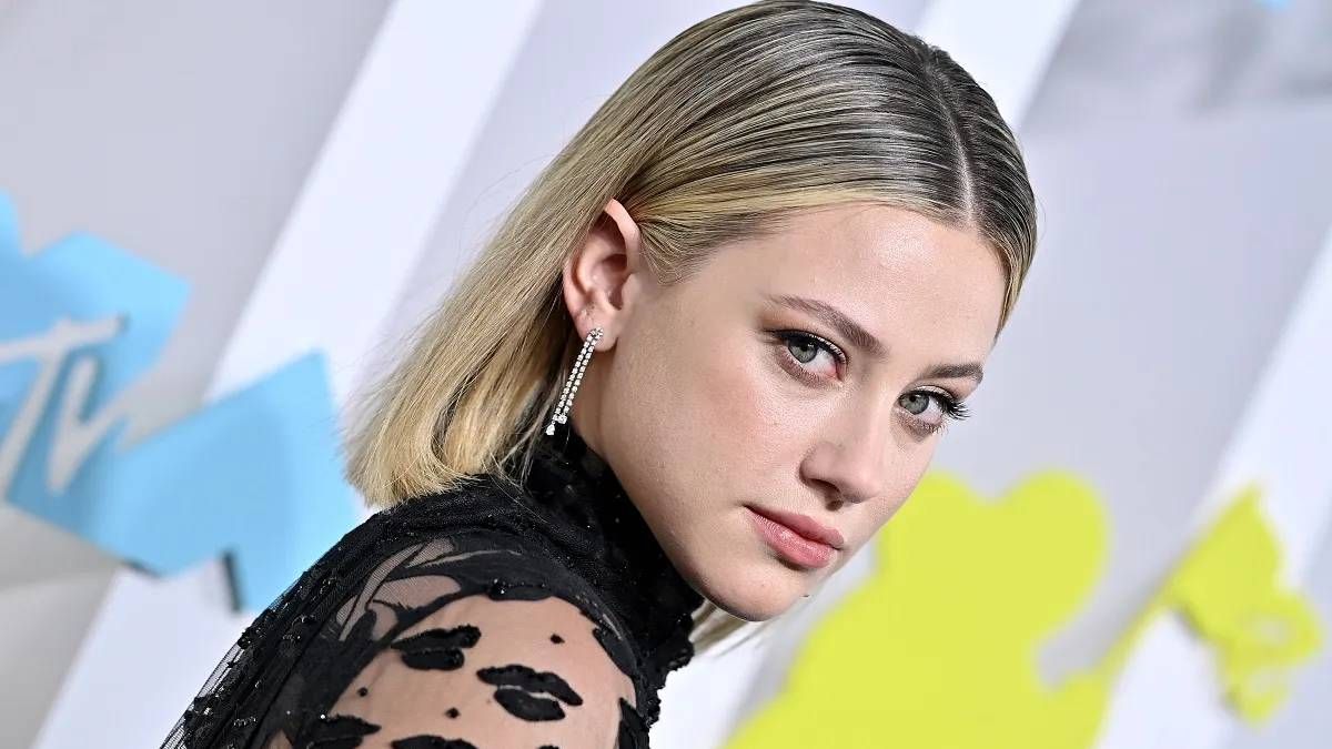 Lili Reinhart, protagonista de Riverdale, la serie misteriosa de Netflix.