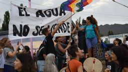 Marcha en Uspallata. Activistas contra la minería contaminante pasaron este lunes por el Polo Judicial.