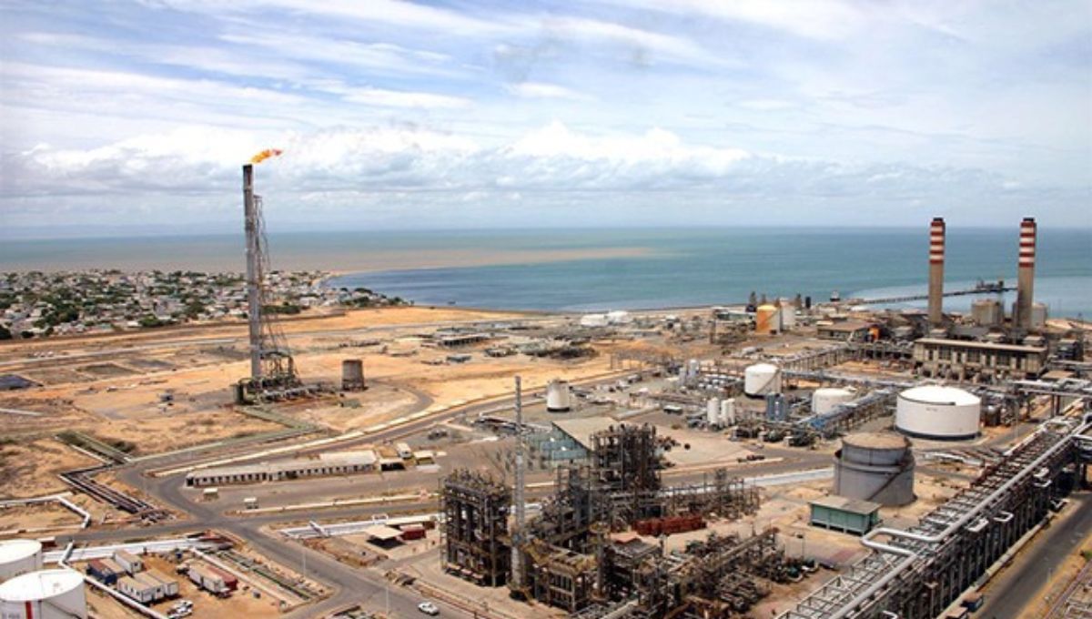 La refinería representa un referente de ingeniería a gran escala en la región, un hito que evidencia el potencial de América Latina