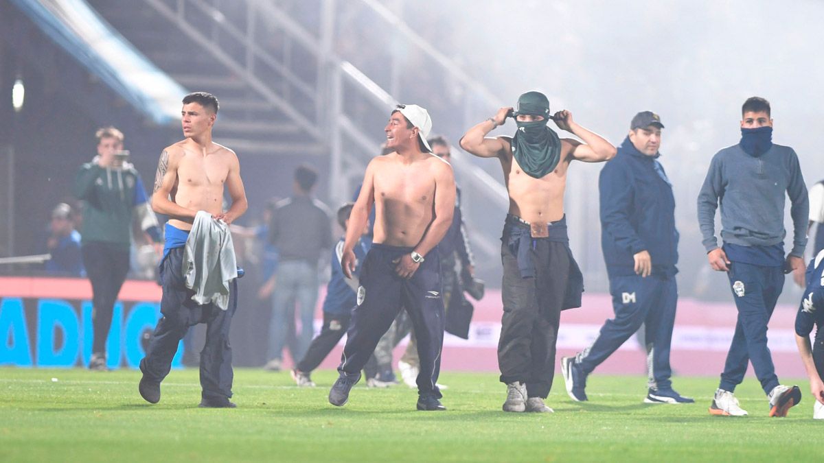 Los hinchas de Gimnasia La Plata no pudieron disfrutar en su cancha del partido ante Boca.