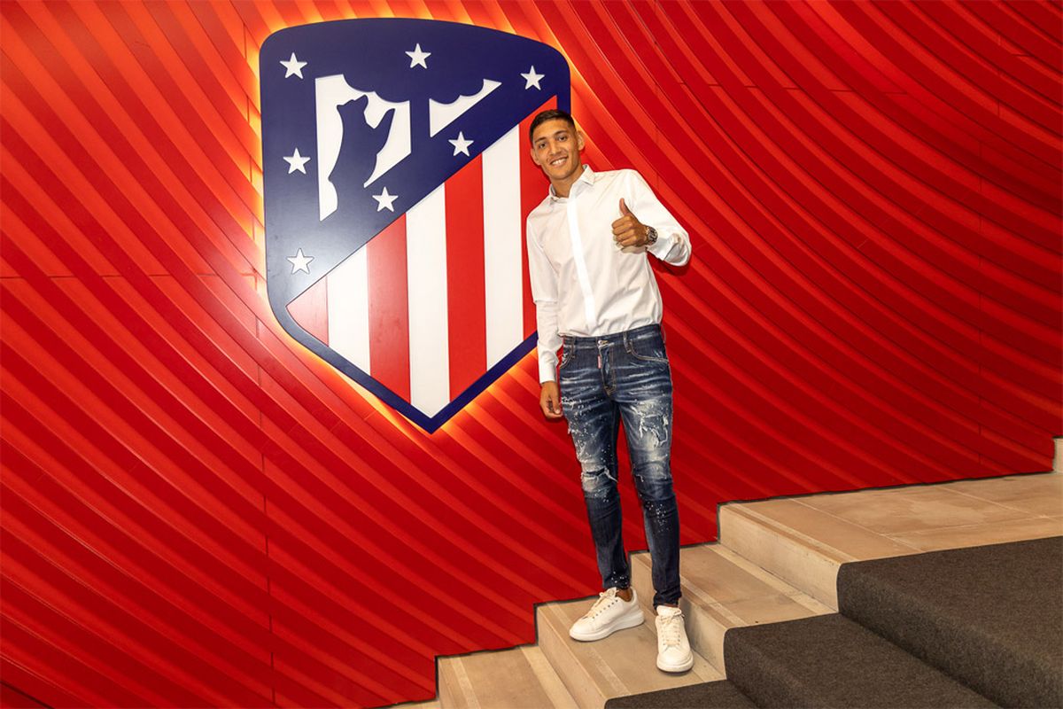 Nahuel Molina selló su vínculo con el Atlético de Madrid y ya se sumó a las prácticas