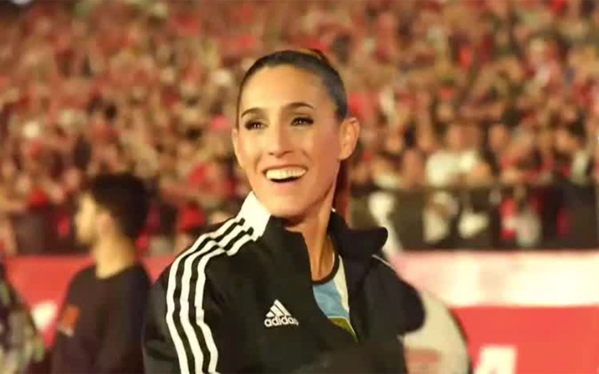 La Sole no quiso perderse la fiesta de Maxi Rodríguez La Sole no quiso perderse la fiesta de Maxi Rodríguez