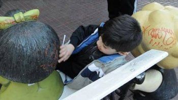 Atacaron la escultura de Mafalda
