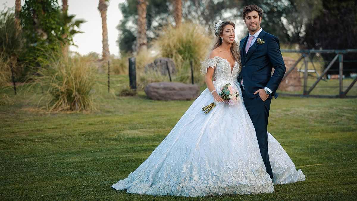 El vestido principal sin su flamante cola.