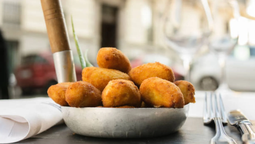 ¿Cómo se dice cocreta o croqueta?: la RAE no acepta debate y lo tiene muy claro.