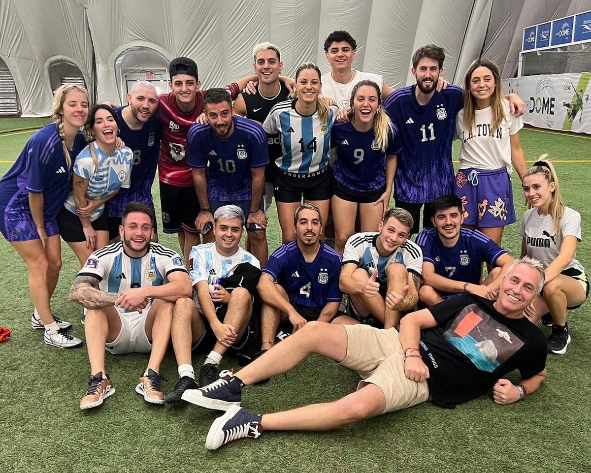 Locura por la foto de Nati Jota y Lali dándolo todo en Qatar.