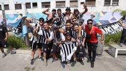 Los hinchas del Lobo coparon Vicente López.