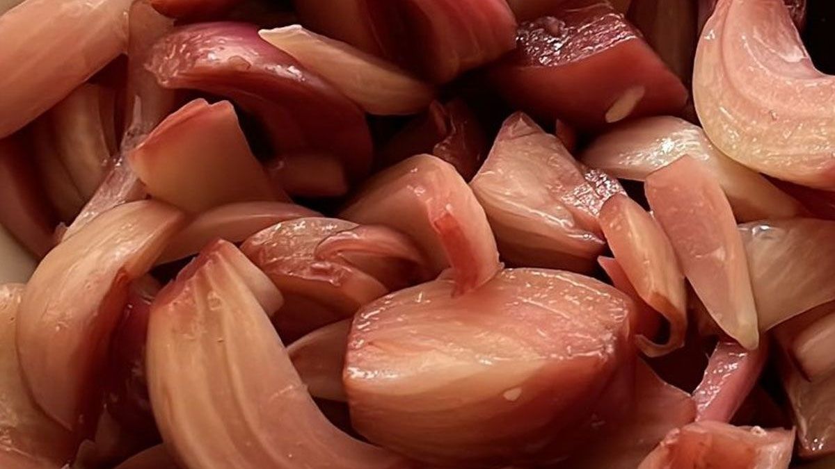 Las cebollitas en escabeche se preparan con 4 ingredientes y se conservan en frascos esterilizados. Las cebollitas en escabeche se preparan con 4 ingredientes y se conservan en frascos esterilizados.