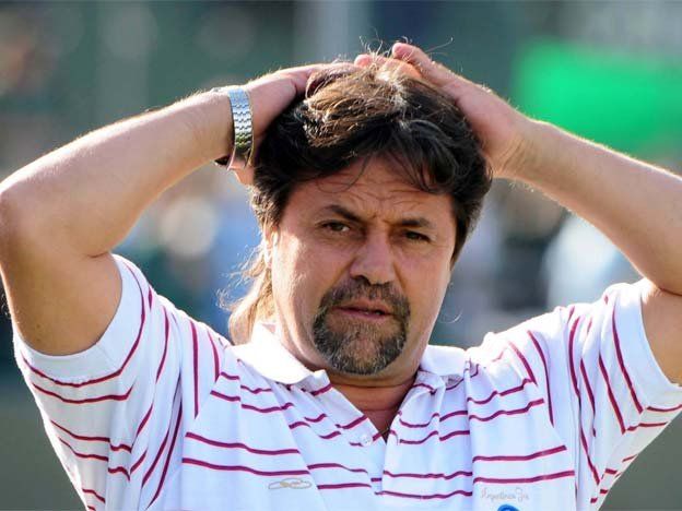 Caruso Lombardi asumió como DT del urgido Quilmes