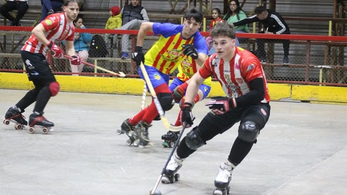 Atlético San Martín empató con Valenciano de San Juan por la Superliga de hockey sobre patines.