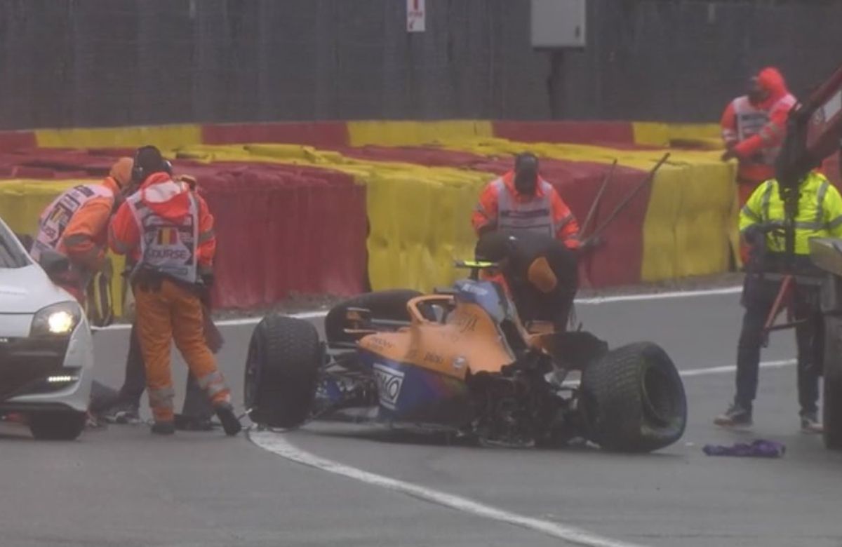 El duro accidente de Lando Norris bajo la lluvia en Spa