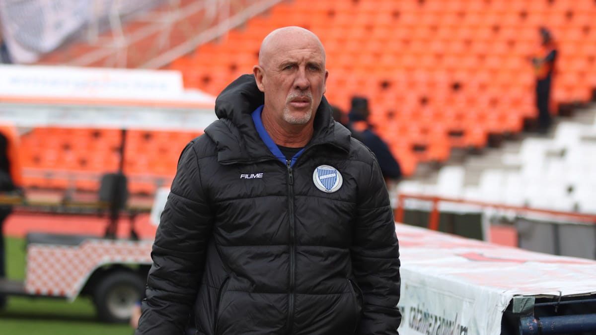 Los jugadores de Godoy Cruz le dedicaron el triunfo al entrenador Daniel Oldrá. Los jugadores de Godoy Cruz le dedicaron el triunfo al entrenador Daniel Oldrá.
