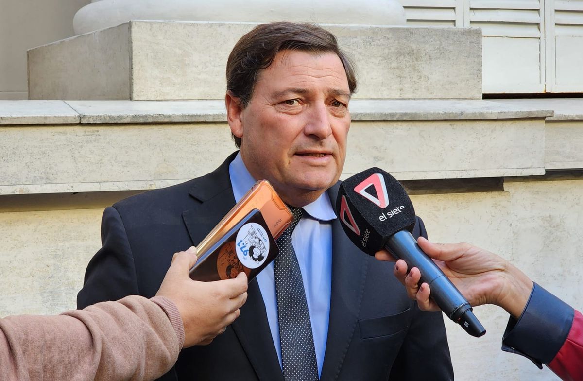 El precandidato a gobernador, Omar Parisi, negó los datos de construcción de vivienda y escuelas que brindó el gobernador en su discurso ante la Legislatura.