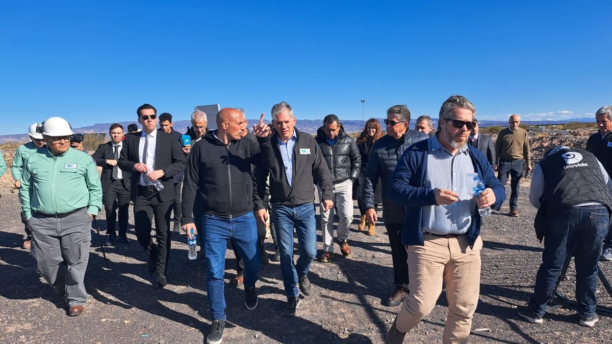 El último recorrido por la mina de potasio, junto a los nuevos socios y funcionarios de Mendoza. El último recorrido por la mina de potasio, junto a los nuevos socios y funcionarios de Mendoza.