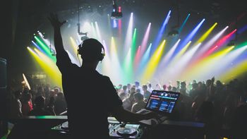 El fin de año llega con la Fiesta Absolut