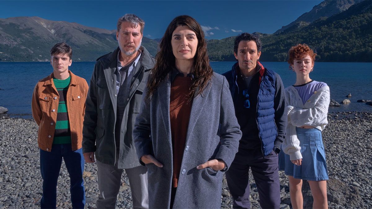 La serie argentina Atrapados es furor en Netflix. En ella actúan dos mendocinos.