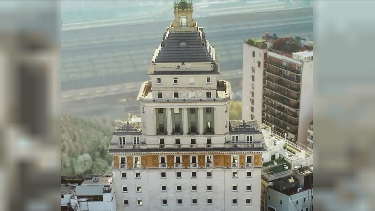 El lujoso hotel que abrió durante el presente año, ubicado en el barrio porteño de Retiro El lujoso hotel que abrió durante el presente año, ubicado en el barrio porteño de Retiro