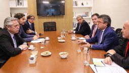 Tras reunirse con el jefe del BID