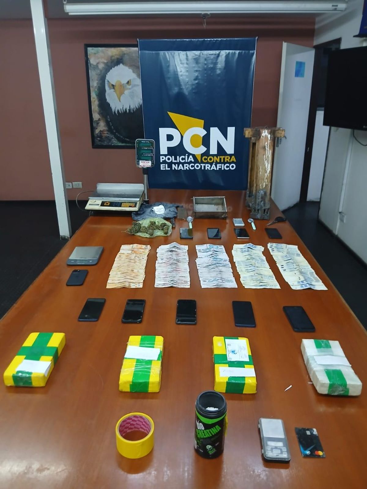 La Polic&iacute;a contra el Narcotr&aacute;fico desbarat&oacute; una banda criminal dedicada al tr&aacute;fico y comercio de estupefacientes.