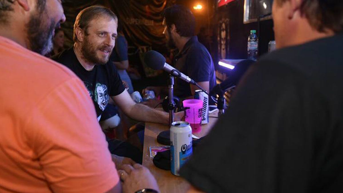 Uno de los funcionarios del gabinete de Rodolfo Suarez volvió a dar positivo. Desde el Gobierno indicaron si bien está aislado aún no se lo ha hisopado.