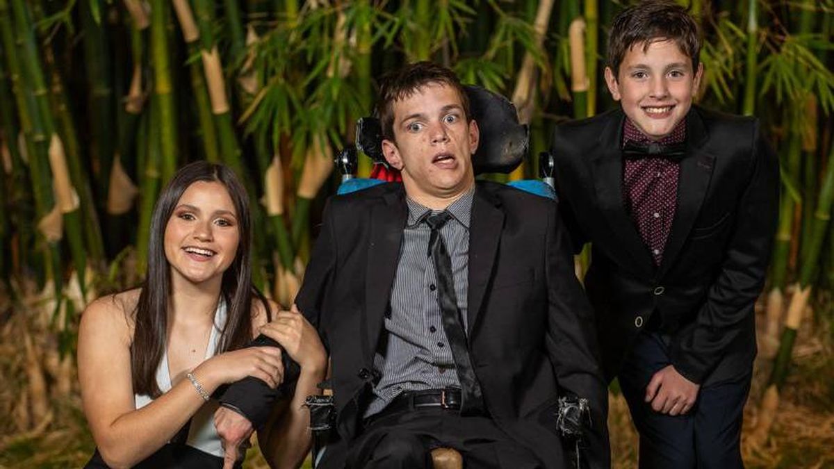 "Mi hermano puede hacer de todo, lo veo completamente igual al resto", dice Valentina, su hermana y mejor amiga. "Mi hermano puede hacer de todo, lo veo completamente igual al resto", dice Valentina, su hermana y mejor amiga.