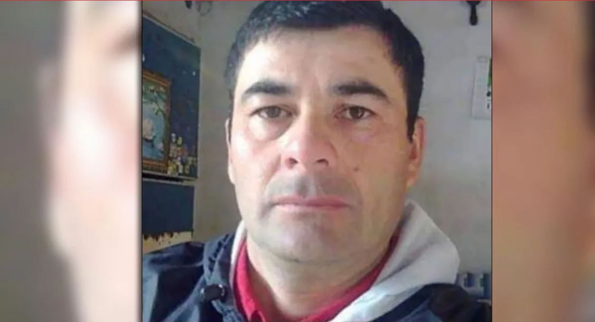 Un hombre jugaba un picadito recibió un pelotazo en el estómago y murió. Un hombre jugaba un picadito recibió un pelotazo en el estómago y murió.