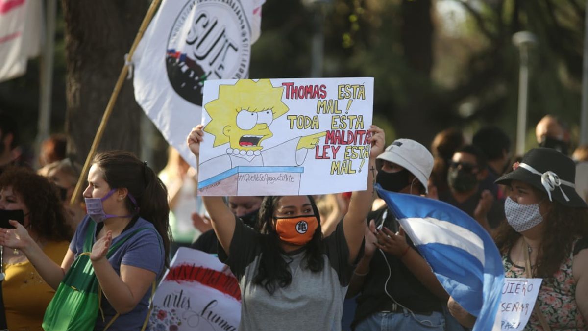 Caravanazo. Se cumplió el segundo día de movilización vehicular convocado por el SUTE.
