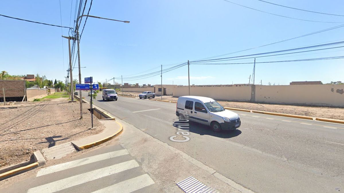 La Policía hizo un rastrillaje en las inmediaciones de calles Urquiza y Gutiérrez, de Guaymallén, pero no dio con los motochorros. La Policía hizo un rastrillaje en las inmediaciones de calles Urquiza y Gutiérrez, de Guaymallén, pero no dio con los motochorros.