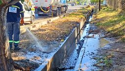 AYSAM trabajó en la mañana de este martes para solucionar un desborde cloacal en Guaymallén.