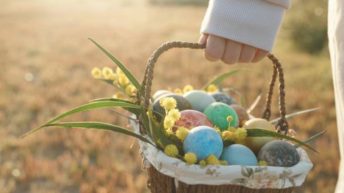 Pascua se celebra, generalmente, el 19 de abril. Pascua se celebra, generalmente, el 19 de abril.