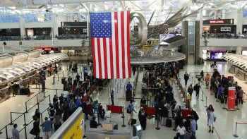 Estados Unidos prohibió el ingreso de extranjeros que hayan visitado China
