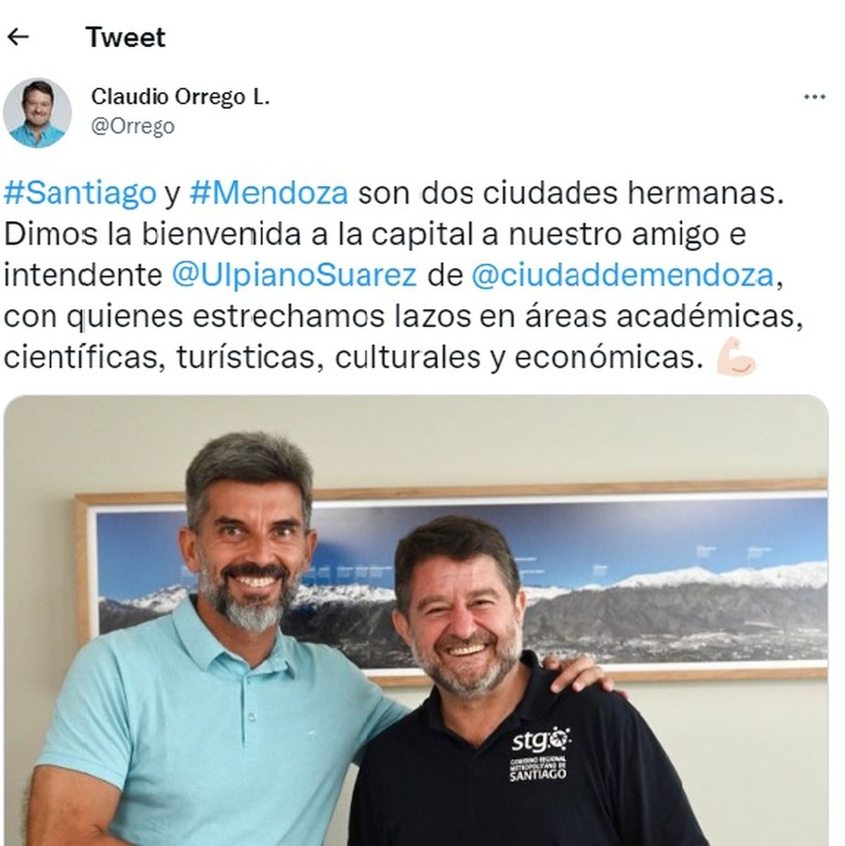 El intendente de la Ciudad de Mendoza, Ulpiano Suarez, junto al gobernador de la Región Metropolitana de Chile, Claudio Orrego. Ambos se reunieron en la Capital chilena y uno de los temas fue el de las demoras en el Paso Internacional. Orrego se comprometió a interceder con el presidente Boric por esta problemática.