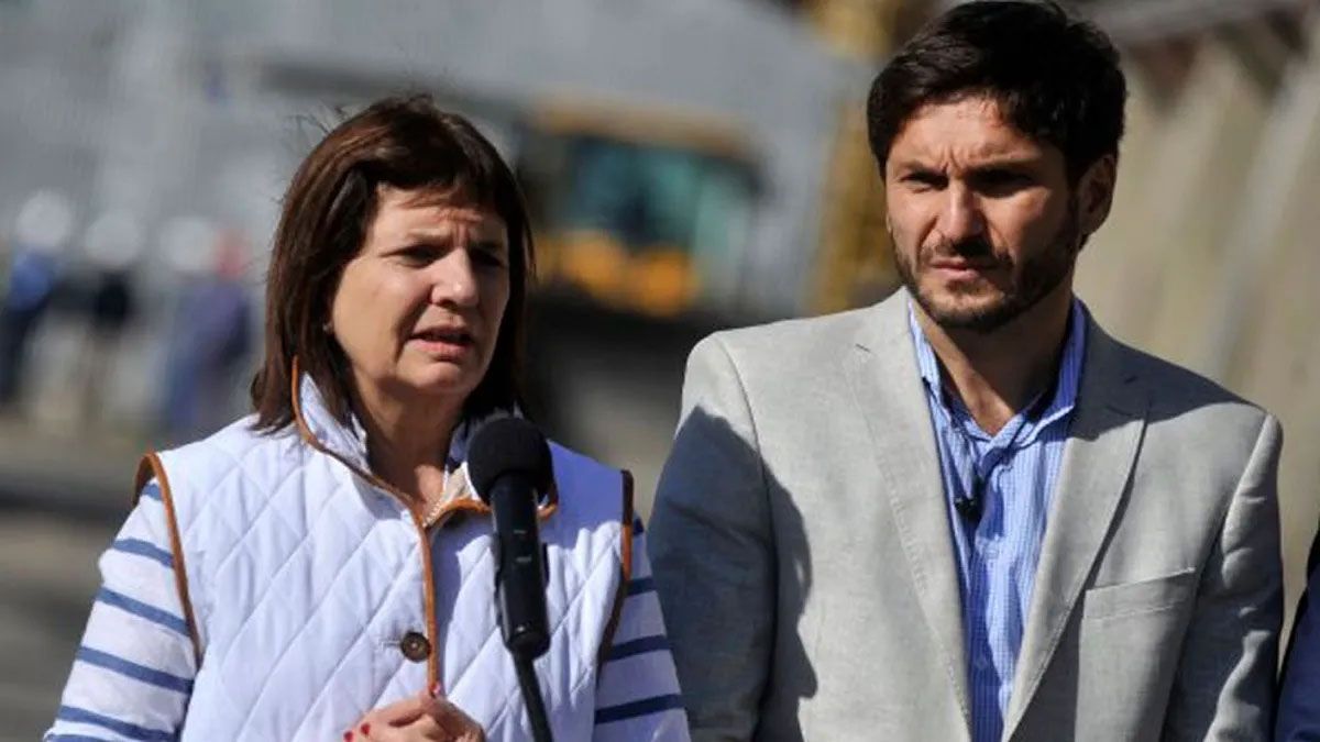 La ministra de Seguridad Patricia Bullrich junto con el gobernador de Santa Fe Maximiliano Pullaro. La ministra de Seguridad Patricia Bullrich junto con el gobernador de Santa Fe Maximiliano Pullaro.