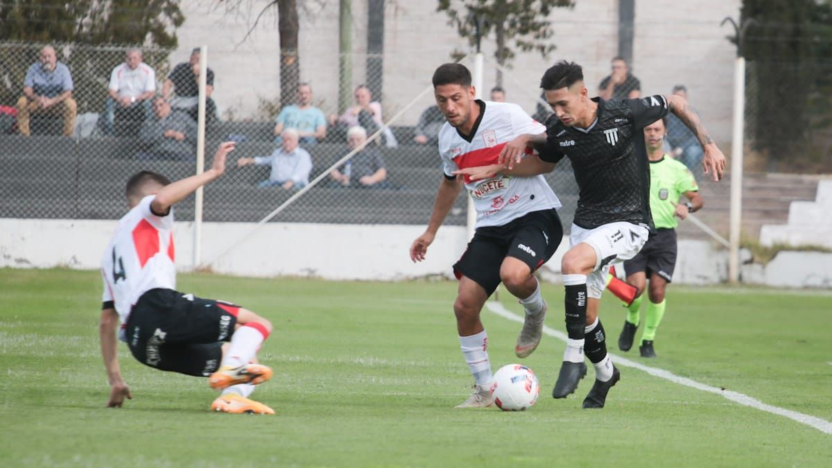 Gimnasia se impone a Morón tras el primer tiempo.