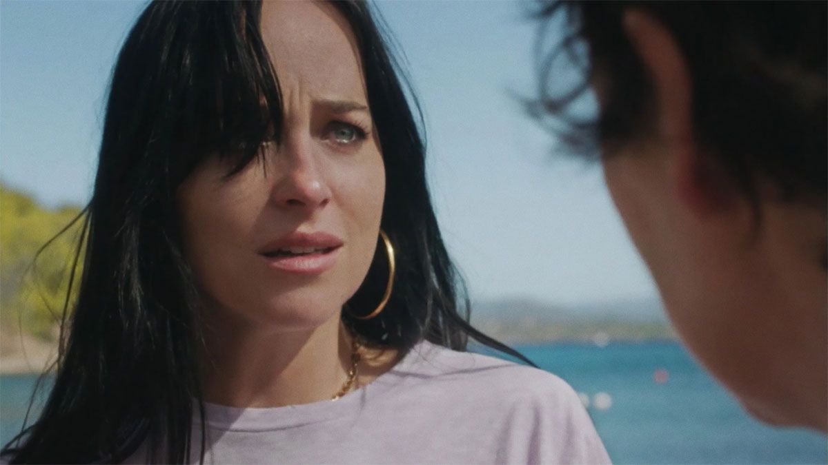 Dakota Johnson la rompe en esta película de 2021 de Netflix. Dakota Johnson la rompe en esta película de 2021 de Netflix.