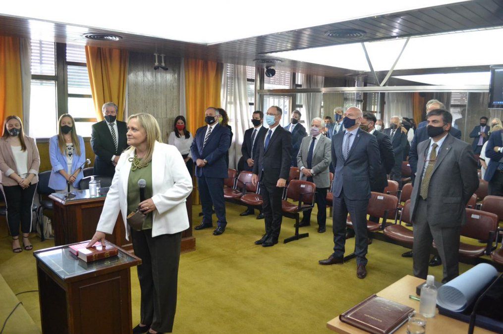 Jura Susana Pravata al frente del Juzgado Federal 4 y acompañan jueces federales y provinciales.