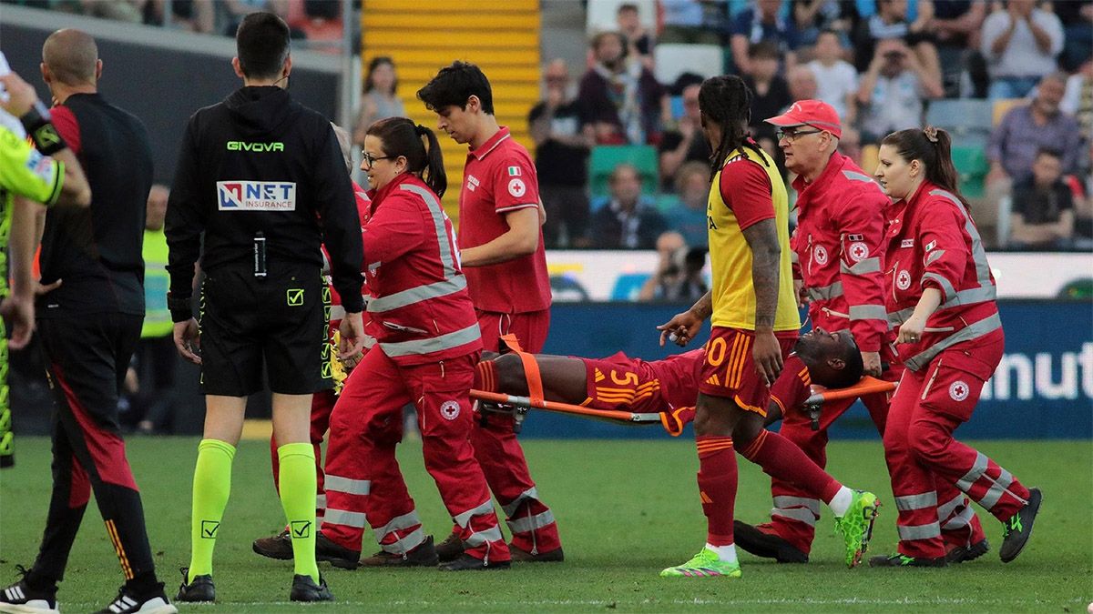 Qué Pasó Con Evan Ndicka El Jugador Que Se Descompensó En El Partido