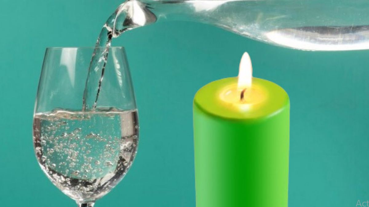 Una copa de agua y una vela verde, también necesarias para el ritual. Una copa de agua y una vela verde, también necesarias para el ritual.