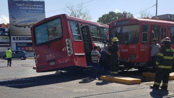 Al menos 12 heridos en un choque entre el Metrotranvía y un micro