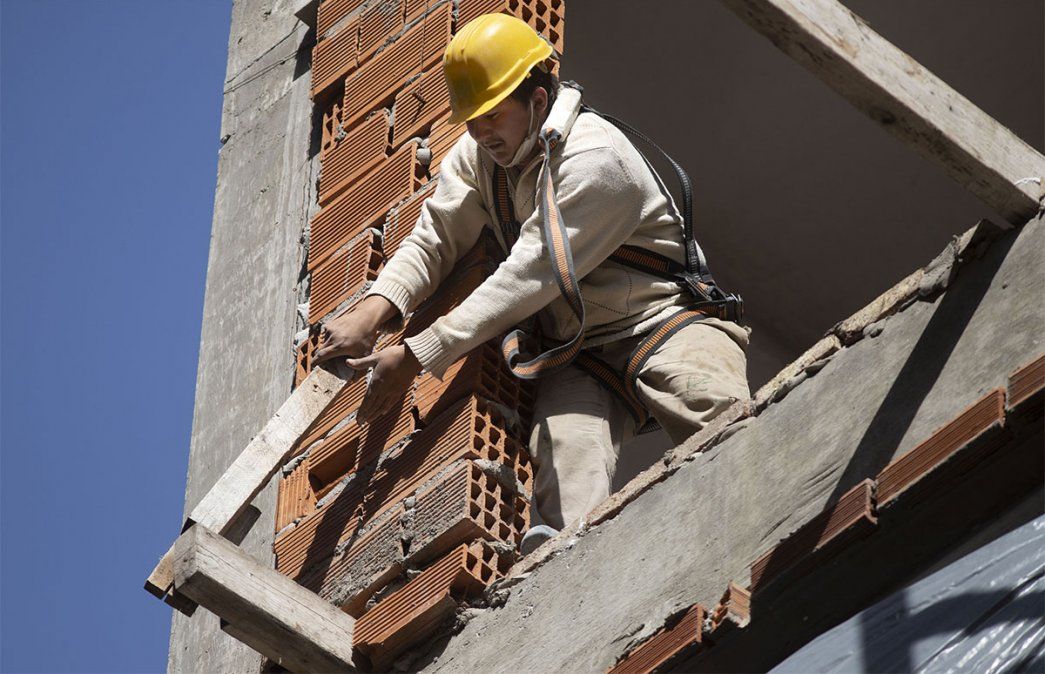 De las obras en construcción con contrato vigente al 31 de agosto de 2020 el 55% están con desarrollo normal, el 14% están demoradas y otro 12% paralizadas.