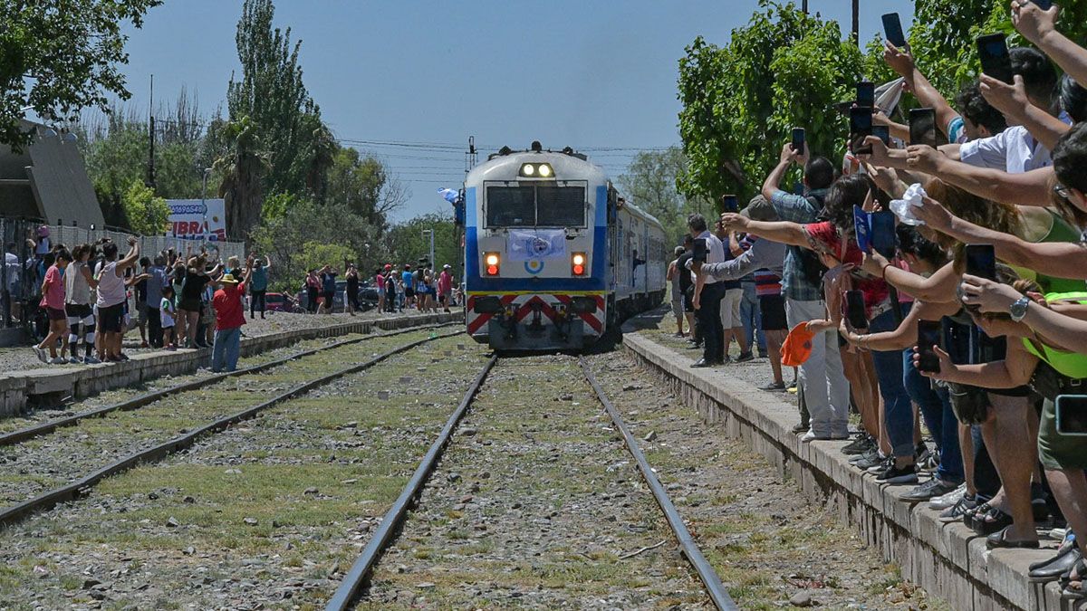 El tren de pasajeros es esperado en Palmira con ansias.